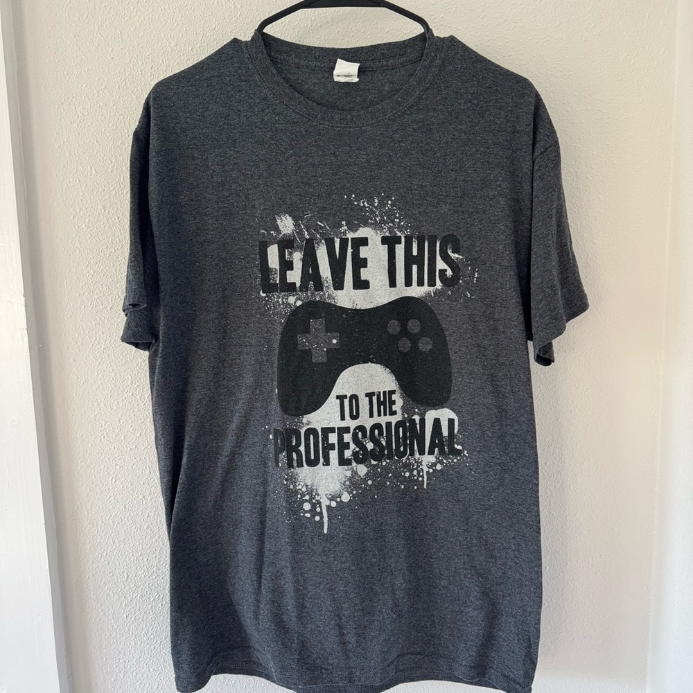 Men’s Leave This To The Professional Video Gamer T Shirt Size Medium Med M